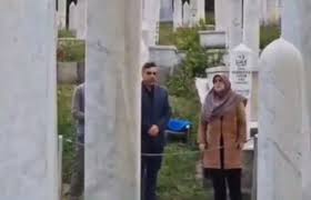 ادای احترام سخنگوی دولت به یادمان شهدای بوسنی