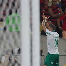STJD absolve Paulinho por gesto na comemoração de gol e Carrascal pega três jogos de suspensão