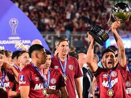 Lanús gritó campeón en el Maracaná y Pellegrino se rindió ante sus jugadores