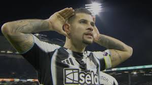 Guimaraes punishes Burnley's defense to seal win