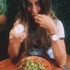 Résultat de recherche d'images pour "girl summer fashion tumblr"