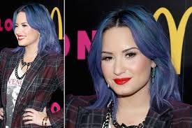 Demi Lovato Makes Us Wonder Who Else Could Rock Blue Hair Too. - 8T__CRivhVBl