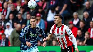 Ajax verwijst onschuldig verzoek PSV meteen naar de prullenbak