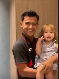 Anak Digendong Pratama Arhan, Jennifer Coppen: Om Jowo Ini