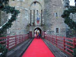 Marché Noël château Vitré médiéval