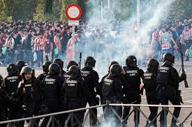 Massive Crowd Reception for Atletico Turns into Clashes