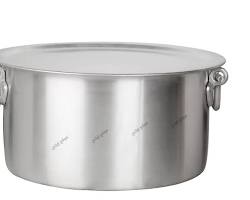 صورة ماء في قدر كبير