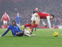 Arsenal y Chelsea: El incidente de Chalobah con Martinelli y la decisión de VAR que marcó el balance en el partido de cuartos de Copa Carabao