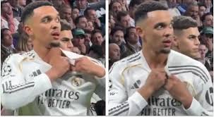شاهد.. ترينت ألكسندر-أرنولد يحاول تمزيق قميص ريال مدريد خلال مباراة بنفيكا!