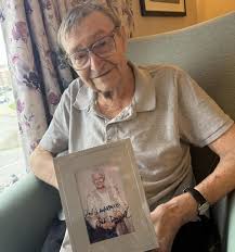 York resident who starred with Dame Judi Dench receives signed photo
