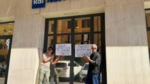 La Rai vende il Teatro delle Vittorie, "blitz" di Fiorello: "Crimine contro la storia dello spettacolo"