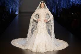 Resultado de imagem para tendencia de vestidos de noivas 2016