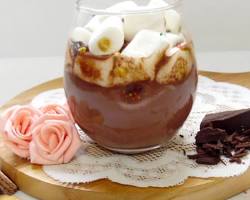Coklat panas dengan marshmallow