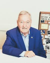 Erich von Däniken, Who Claimed Aliens Visited Earth, Dies at 90
