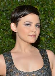 To create Ginnifer Goodwin&#39;s lavender smoky eye, makeup artist Mai Quynh applied Shiseido Shimmering Cream Eye Shadow in Ice ($44) from lash line to crease. - create-Ginnifer-Goodwin-lavender-smoky-eye-makeup-artist-Mai