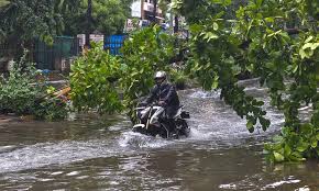 IMD issues yellow alert for rain, thunderstorm in Delhi; AQI drops to 54