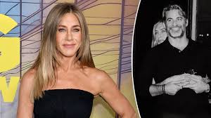 Jennifer Aniston Enamorada: ¡Romance Confirmado con Jim Curtis! - Imagen principal del artículo