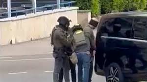 Filmreife Festnahme in Basel: Polizeiaktion in Kleinhüningen