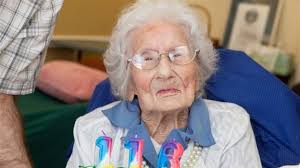 Besse Cooper celebrates her 116th birthday on 26 August. Credit: Jessica Mcgowan / Guinness World Records - image_update_1a51bed15294bd06_1354703802_9j-4aaqsk