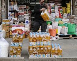 رئیس اتحادیه بنکداران مواد غذایی: کمبود مواد اولیه، بازار روغن را با بحران مواجه کرده است