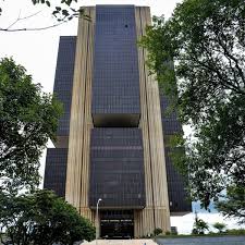 Mercado aumenta projeção para inflação, juros, PIB e dólar em 2026