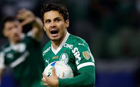 Veiga busca 'novos ares', dá sinal positivo, e Palmeiras analisa proposta do América