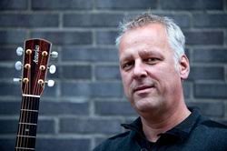 Gradus Lemmen komt net als Jack van Asdonck uit Gorinchem en speelde daar al in de jaren &#39;70 samen met Jack in de Bluegrass- en Ierse folkband Mountain Dew. - 7665218