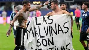 Polémica tras el triunfo argentino por bandera de las Islas Malvinas en la cancha