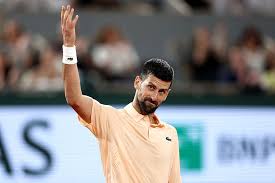 Djokovic vence na estreia em Roland Garros e supera recorde de Federer