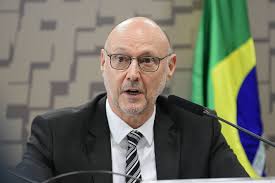 Painel: Moraes arquiva inquérito que apurava envolvimento de diretor da Abin em estrutura paralela do órgão