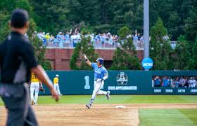 UNC Baseball Outlasts East Carolina, Moves to 2-0 in Chapel Hill Regional