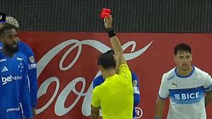 Cruzeiro: Arroyo recebe vermelho contra Católica e é expulso pelo 2º jogo seguido