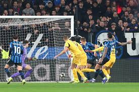Atalanta supera a Borussia Dortmund en el partido de ida: un desafío para los ángeles de la ciudad