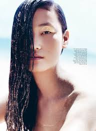 Sunkissed – For the July 2013 edition of Elle Vietnam, photographer Stockton Johnson shoots fashion model Lina Zhang amidst a sultry sand and sea backdrop. - StocktonJohnson_LinaZhang_ELLE_July2013-3