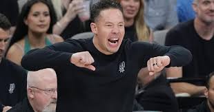 Thunder Spurs Basketball