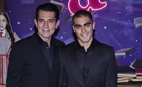 Jorge Salinas presenta a su hijo Santiago e impresiona el parecido entre ellos: 