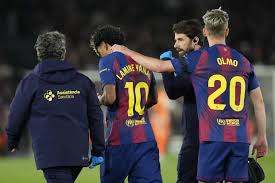 Lamine Yamal fuerza un penalti, marca y se retira lesionado