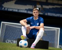 Liam Delap Llega a Chelsea: El Joven Delantero Listo para Triunfar - Imagen principal del artículo