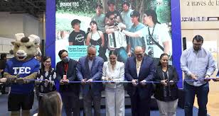Tec en la FIL Gdl: inauguran stand, punto de encuentro para las ideas