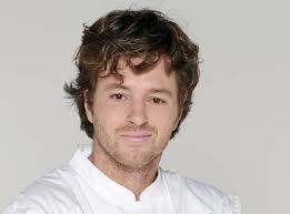 Retrouvez Top Chef, ce soir à 20h50 sur M6 ! Public : Vous avez ouvert L&#39;Acajou, votre restaurant, à 22 ans. C&#39;est très jeune... Jean Imbert : Oui ... - Exclu-Public-Jean-Imbert-Top-Chef-Mon-candidat-favori-c-est-moi-!_portrait_w674