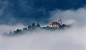 مثل یک ابر پریشان