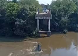 Identificado motorista que morreu em queda de caminhão no rio Taquari
