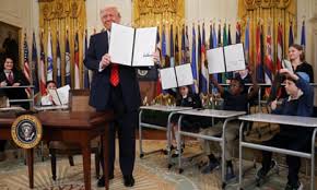 Trump Signs Executive Order to Dismantle US Department of Education