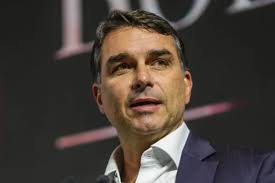 Após eliminação do Brasil na Copa, Flávio Bolsonaro liga derrota ao PT