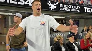 Rob Gronkowski picks between Drake Maye and Caleb Williams in debate