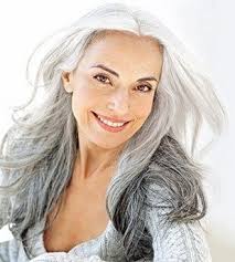 Las mujeres mayores de 60 años: el peinado, maquillaje, ropa… ¡que gran estilo! - greyoldsmilewomanbeautygrayhair-885ac33075aca0f580734658c0150349_h
