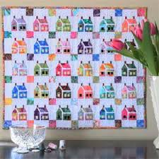 Résultat de recherche d'images pour "embroidery blocks in miniature quilts"