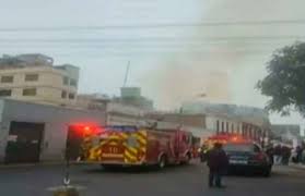 ¡URGENTE! Incendio Devasta Almacén Cerca al Congreso en Lima