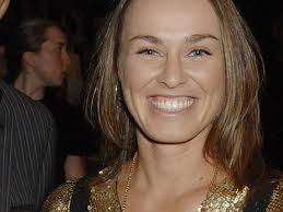 Erst ein Jahr ist Martina Hingis mit Andreas Bieri zusammen. Jetzt sind die beiden schon verlobt. Die ehemalige Tenniskönigin ist glücklich wie nie. - martina-hingis-plant-ihre-zukunft-mit-andreas-bieri-6880701