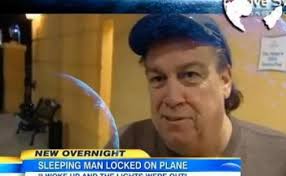 Tom Wagner, quinquagénaire embarqué sur un vol United Airlines à destination de Los Angeles, en Californie, s&#39;est réveillé enfermé, seul, dans l&#39;avion qui ... - 1463016-tom-wagner